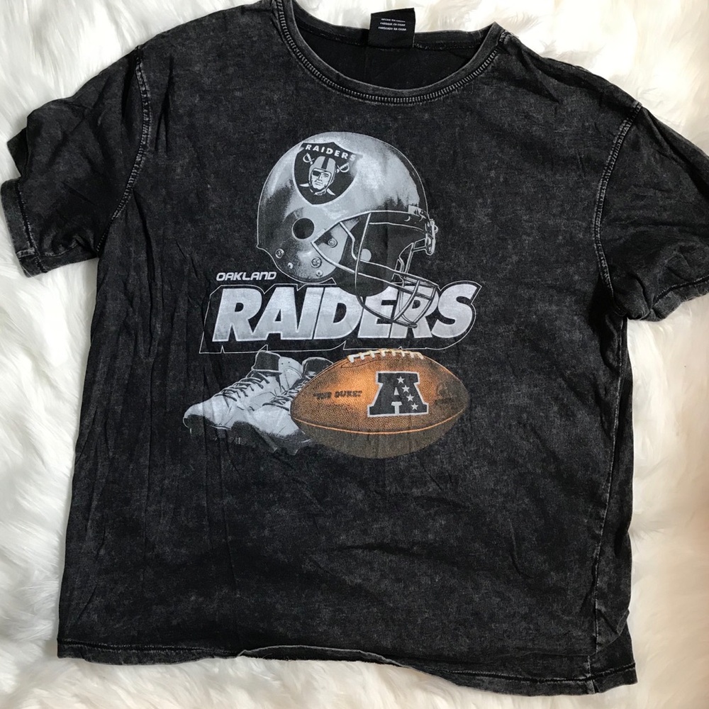 Worn once* Oakland Raiders t shirt